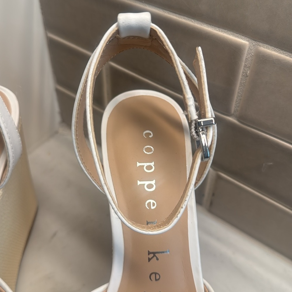 Copper Key Women’s NWOT White Square Toe Ankle Strap 7M Daybreak - Picture 7 of 12
